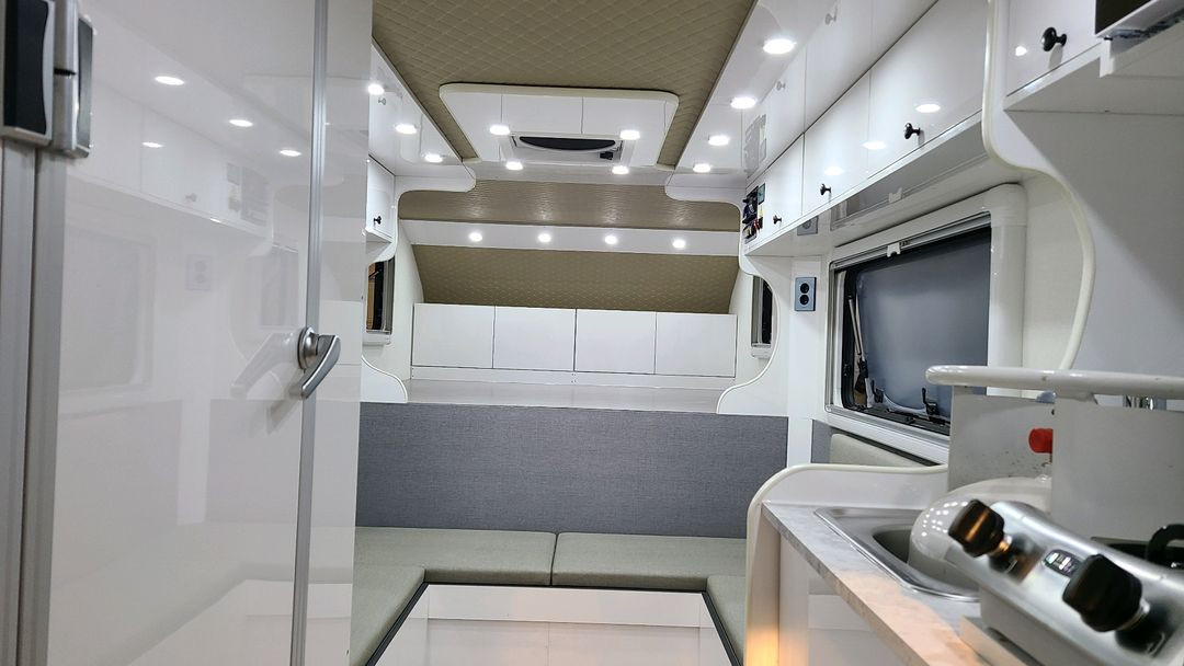 트럭캠퍼 트럭캠핑카 이미지