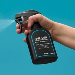 러쉬 블루스카이스 앤 플러피 화이트 클라우즈 바디스프레이 이미지