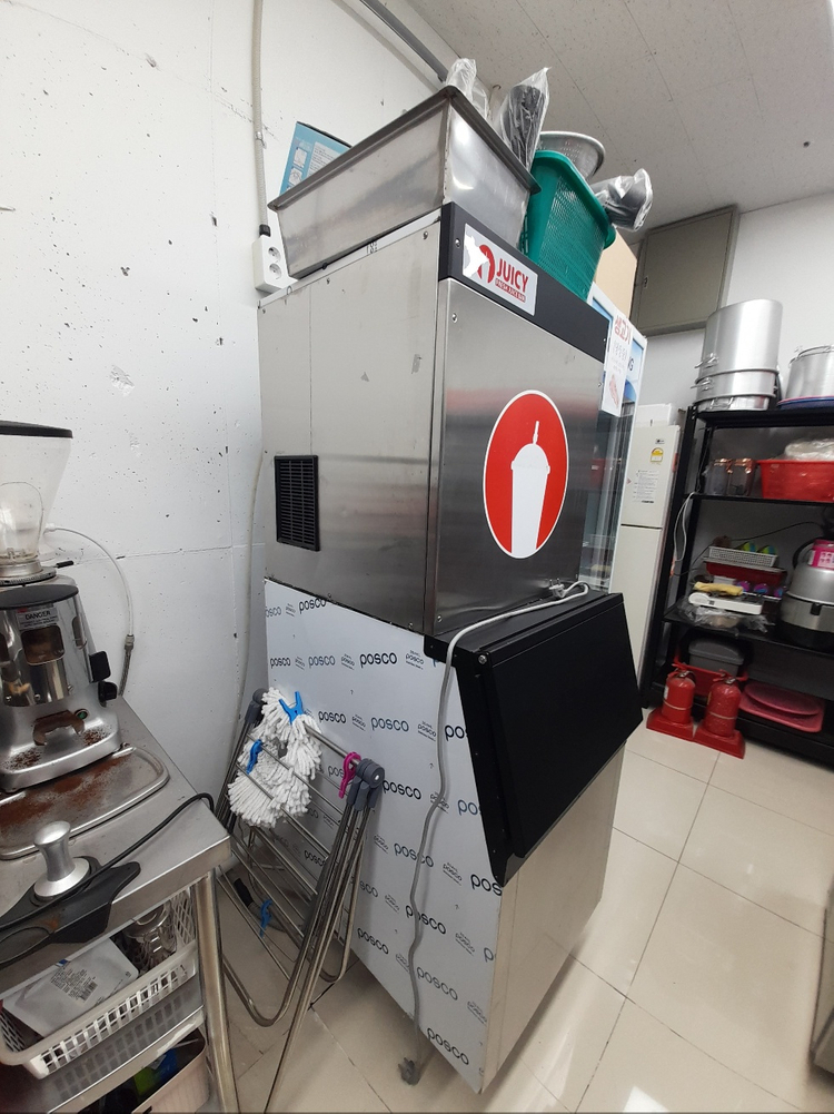 중고커피머신, 중고에스프레소머신, 제빙기, 온수기, 커피그라인더 스텐선반 일괄매각 이미지