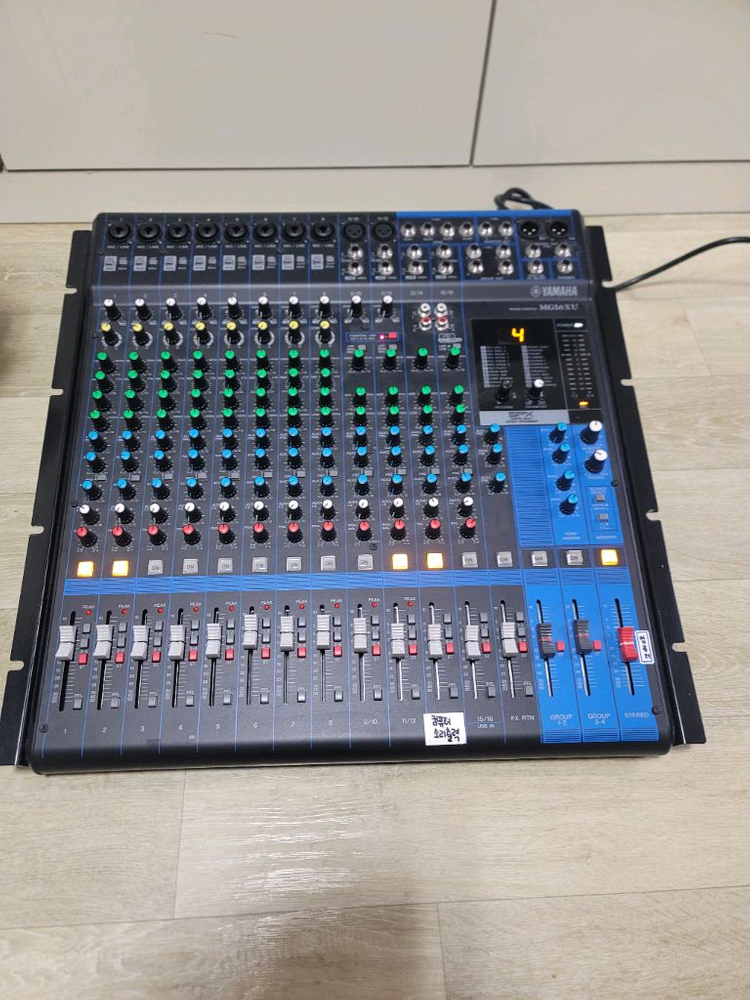 Yamaha MG16XU 믹서팝니다--1