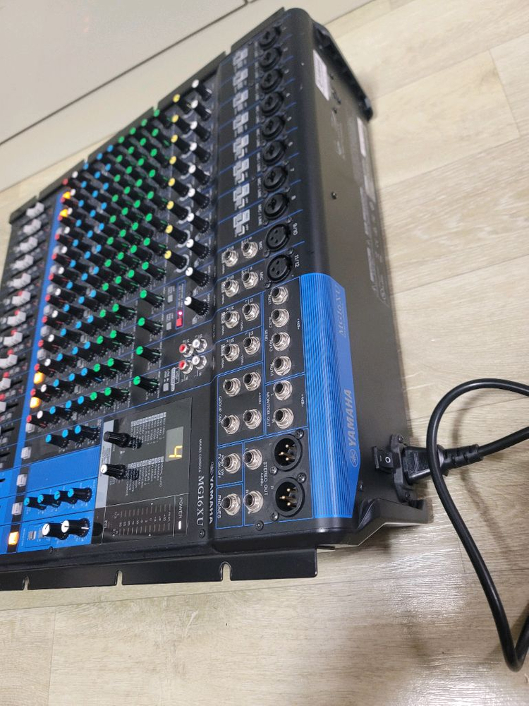 Yamaha MG16XU 믹서팝니다--4