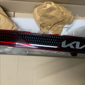 카니발4세대 테일램프 유리만파손 다른건 정상 led입니다