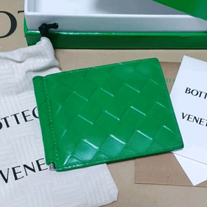 보테가베네타 인트레치아토 머니클립 반지갑 592626 파라킷 그린 정품 판매해요