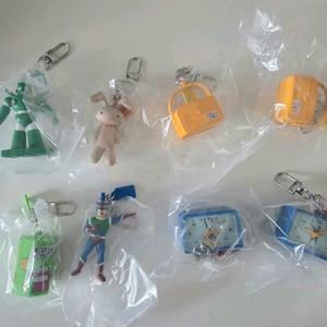 짱구 미니어쳐 키링/초코비액션가면시계/유리토끼/건담