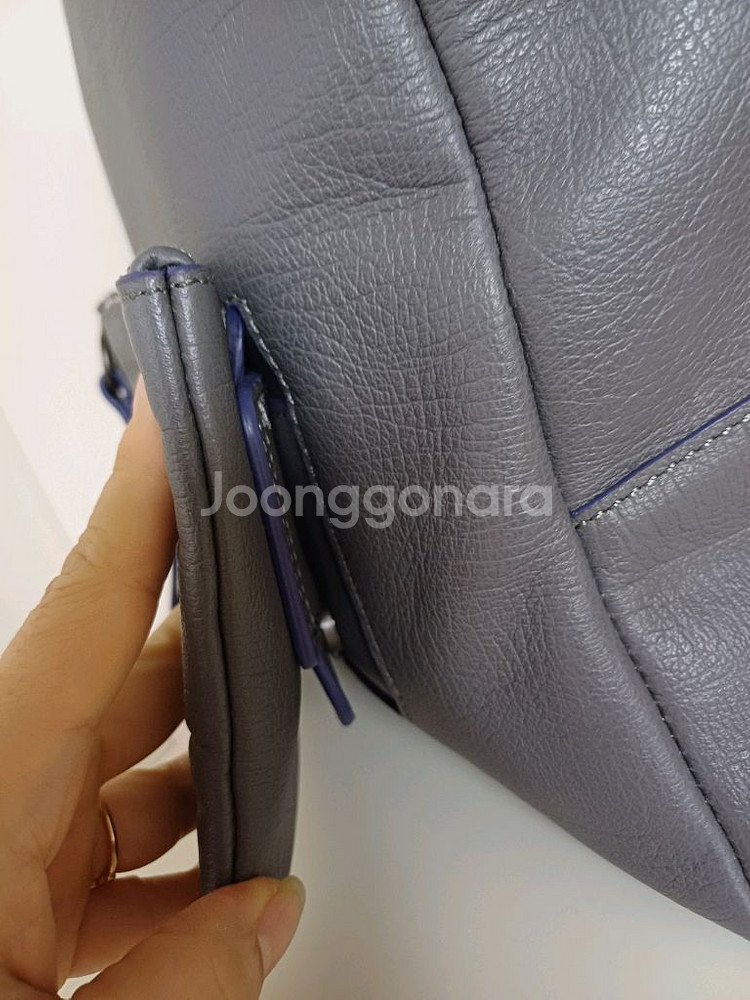 만다리나덕 가죽 백팩 회색--1