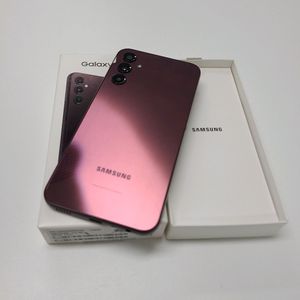 자급제 갤럭시 A24 128기가 다크레드 팝니다.