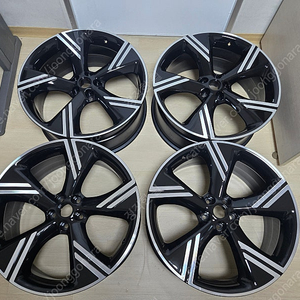 대품X] 120 제네시스 GV80 페리 / 페이스리프트 22인치 블랙휠 팝니다. 이미지