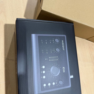 오디언트 id24 audent id24 판매합니다. 오디오인터페이스