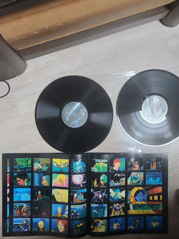 건담LP 레코드 기동전사 건담 III: 만남의 우주(III )의 오리지널 사운드트랙 판매합니다--4