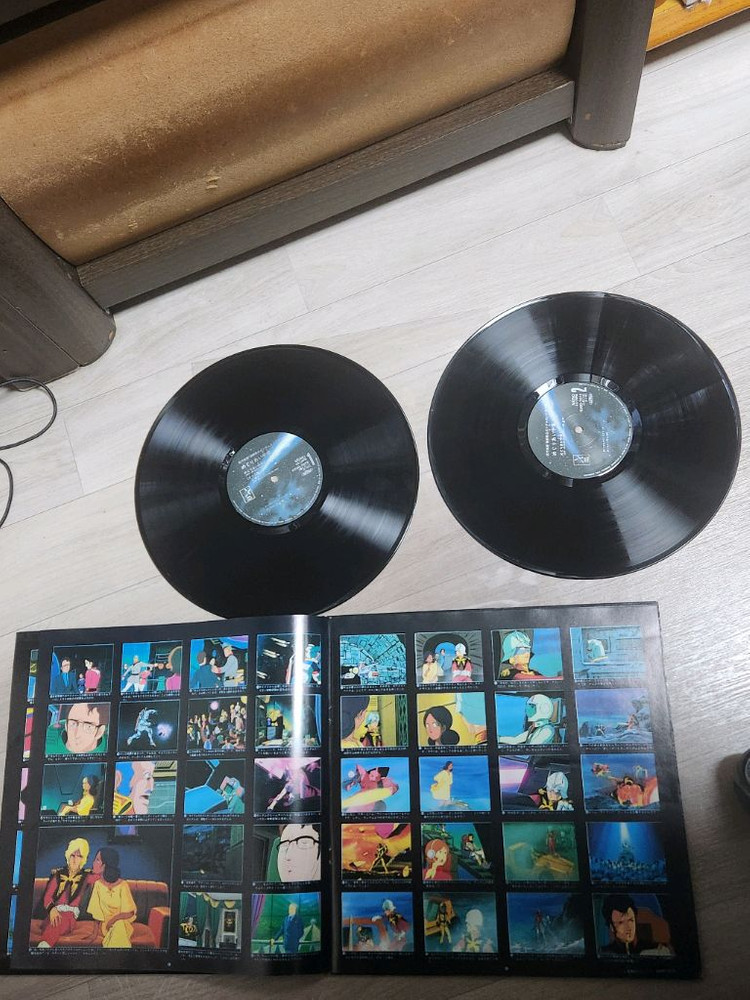 건담LP 레코드 기동전사 건담 III: 만남의 우주(III )의 오리지널 사운드트랙 판매합니다--6