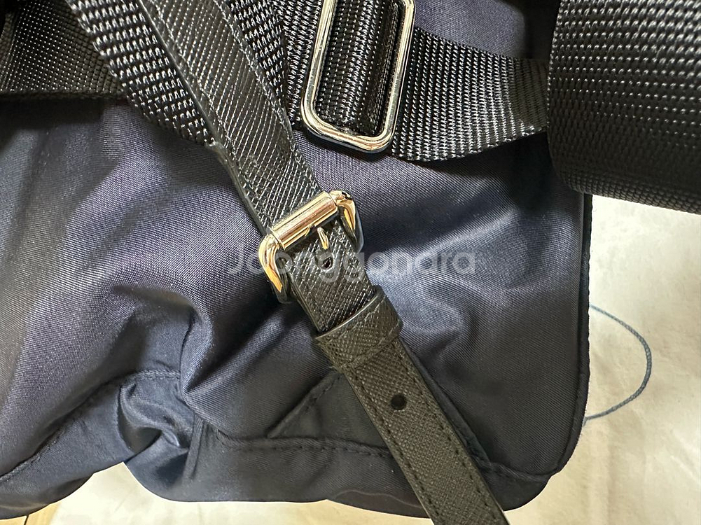 프라다 나일론 백팩--1