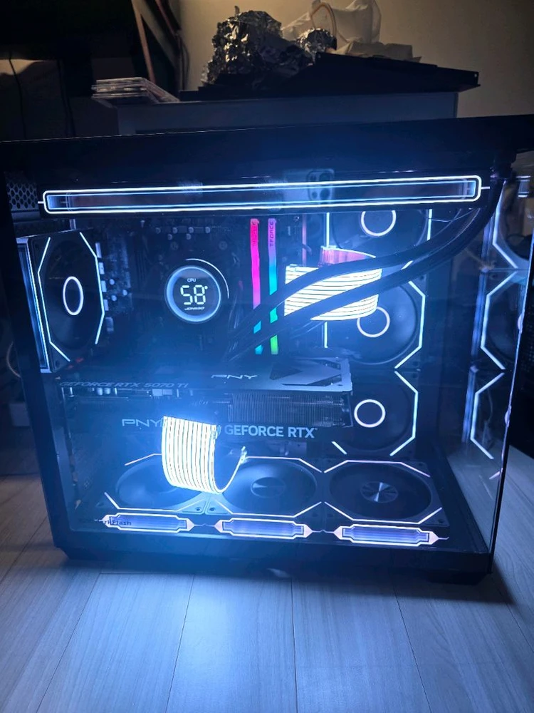 라이젠7 7800X3D RTX5070TI 신품PC - 안심되는 중고거래