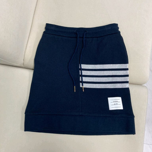 백화점판 톰브라운 스커트 38사이즈