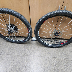 디티 트리곤1550 26인치휠세트