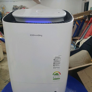 코웨이 제습기 공기청정기 APD-1015B. 2021년구입재품 결로방지예방 물잘빨립니다 빨래 잘말립니다