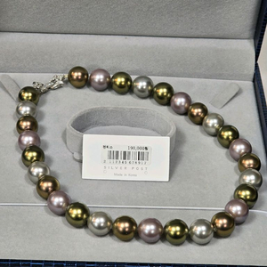 멀티컬러 핵진주 목걸이