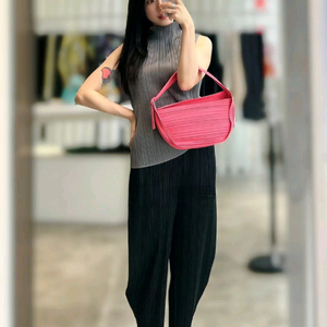 플리츠플리즈 하프문백