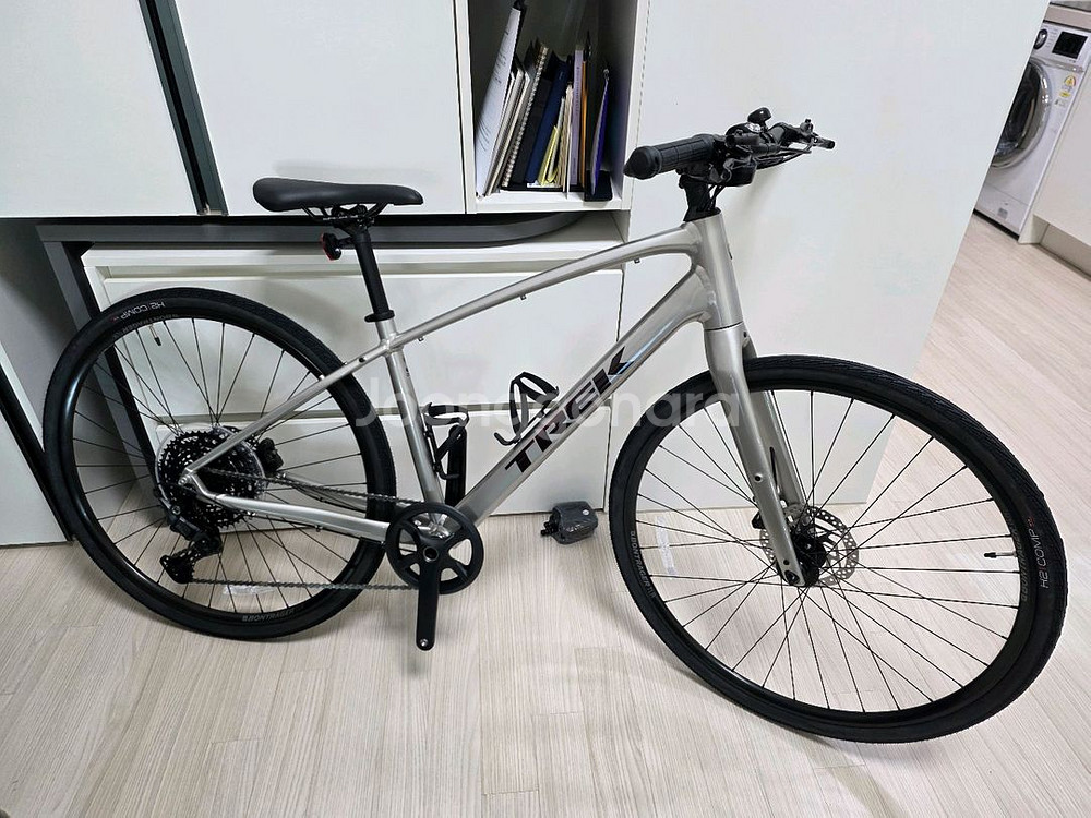 26년형 미개봉 트렉 FX3 하이브리드 MTB 자전거--1