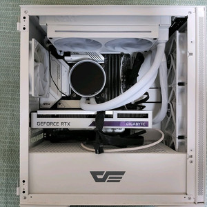 i5-12500 + rtx 3060 12GB 반본체 팝니다.