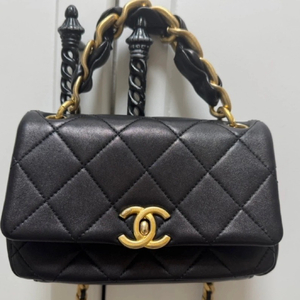 샤넬. 31번대 탑핸들 스몰 플랩백