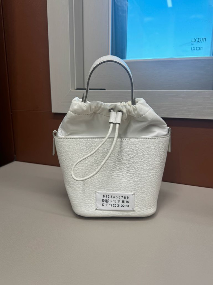 메종마르지엘라 버킷백 화이트--0