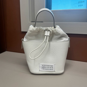 메종마르지엘라 버킷백 화이트