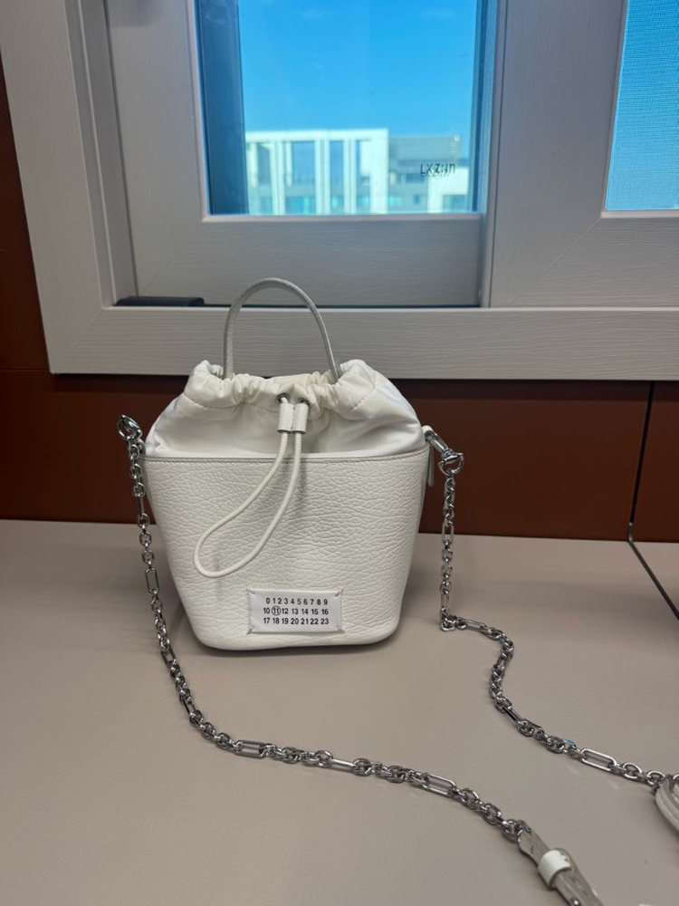 메종마르지엘라 버킷백 화이트--1