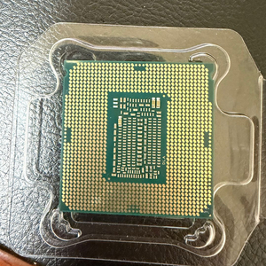 인텔 i7-9700 CPU