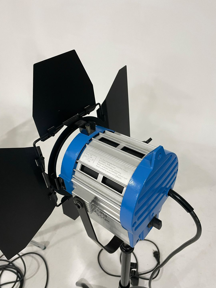 arri 아리 텅스텐 조명 판매합니다. (1000w 2개)--1