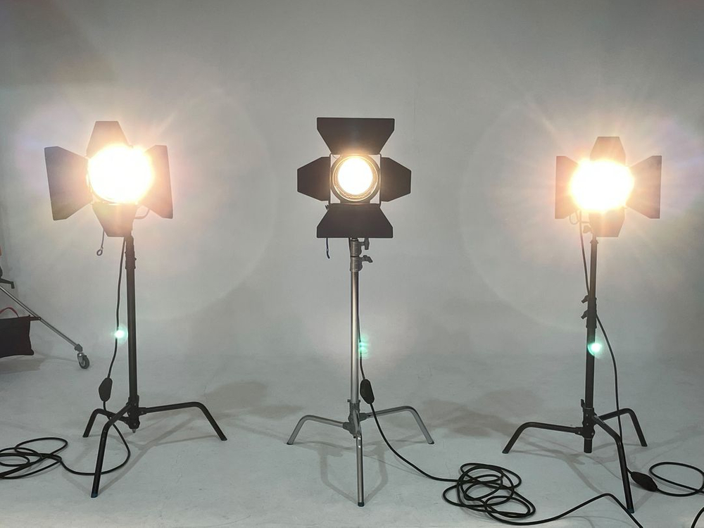 arri 아리 텅스텐 조명 판매합니다. (1000w 2개)--9