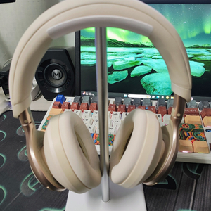 Soundcore 스페이스원 화이트 팝니다.(거치대/하드케이스 포함)