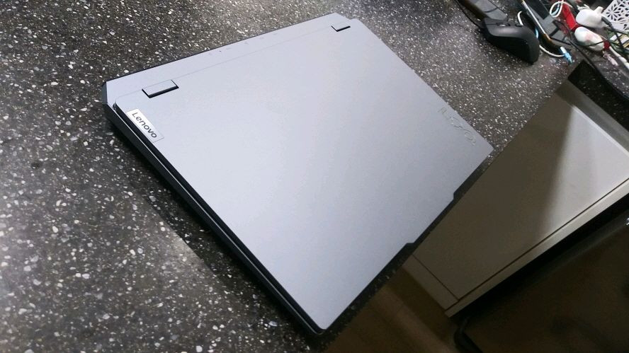 레노버 최신형 LOQ 라이젠7 게이밍 노트북/RTX4060--1