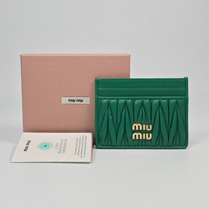 미우미우 마테라쎄 카드지갑 이미지