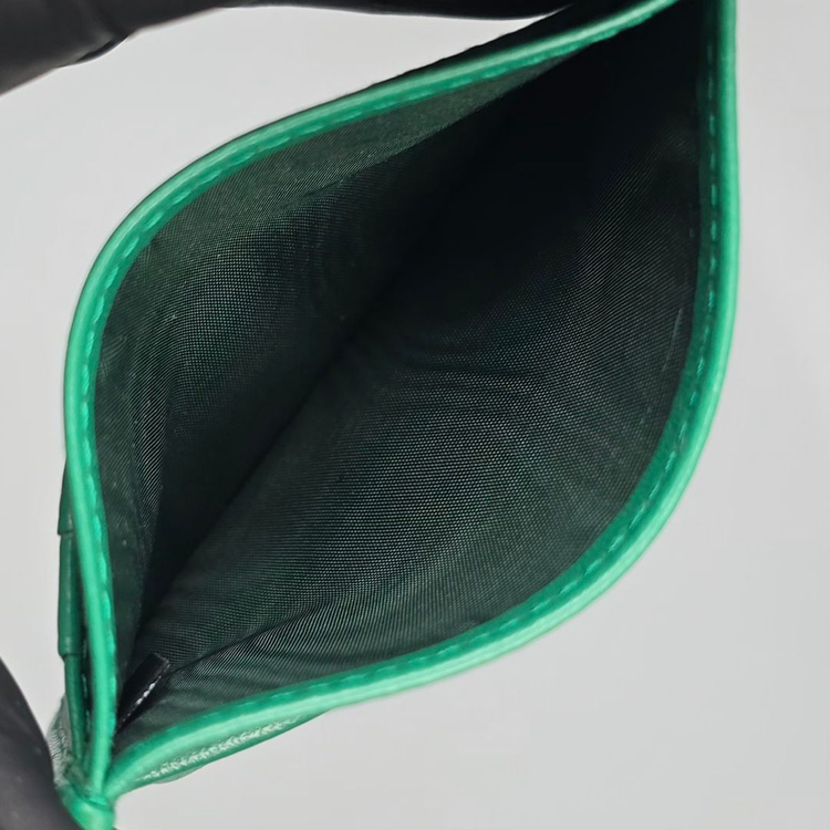 미우미우 마테라쎄 카드지갑 이미지