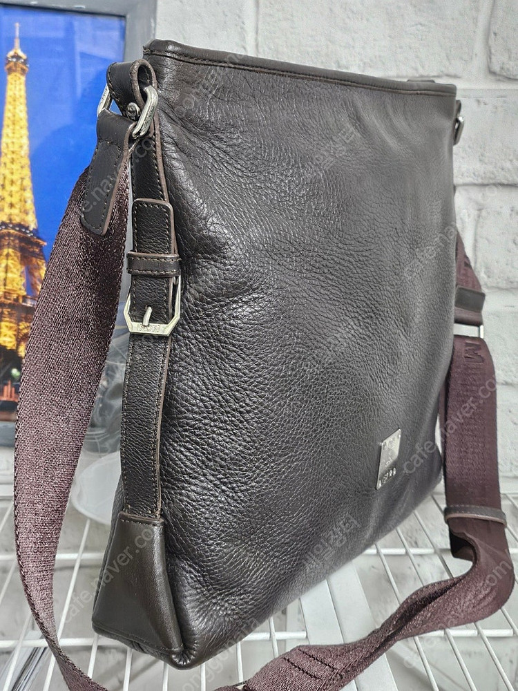 엠씨엠 MCM 엠보싱 남성 소가죽 메신저백 크로스백 숄더백 BC59 이미지