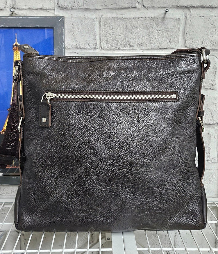 엠씨엠 MCM 엠보싱 남성 소가죽 메신저백 크로스백 숄더백 BC59 이미지