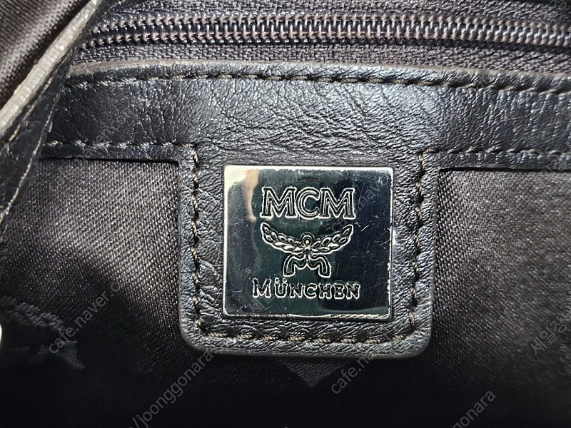 엠씨엠 MCM 엠보싱 남성 소가죽 메신저백 크로스백 숄더백 BC59 이미지