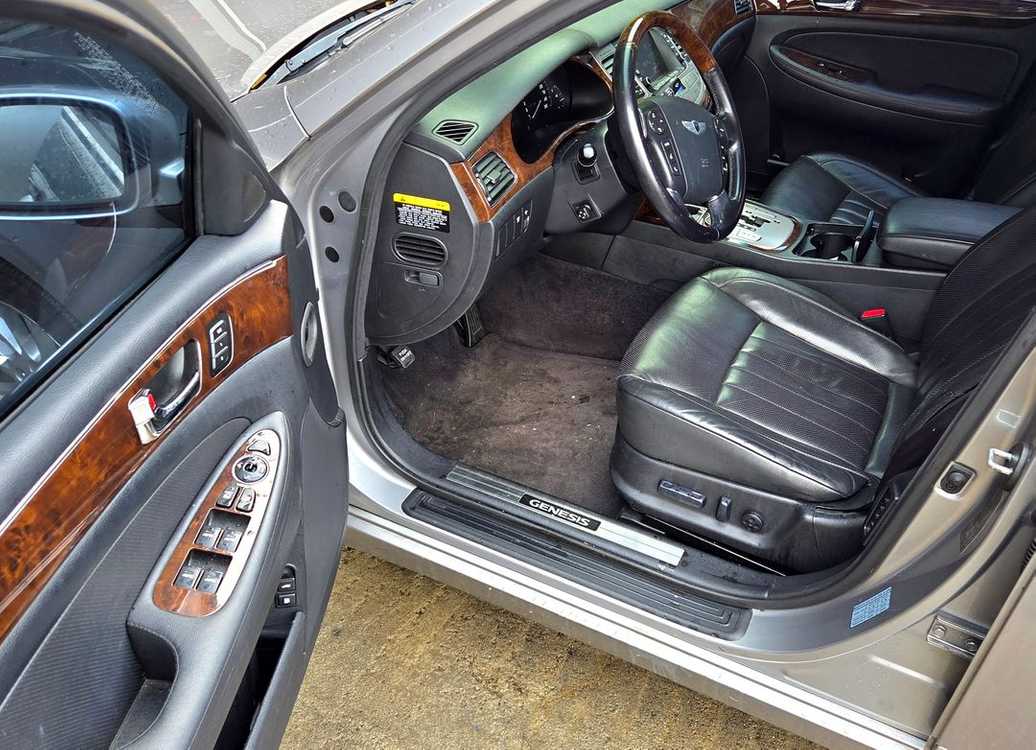 제네시스BH 폐차로 부품팝니다 은색 전기형 이미지