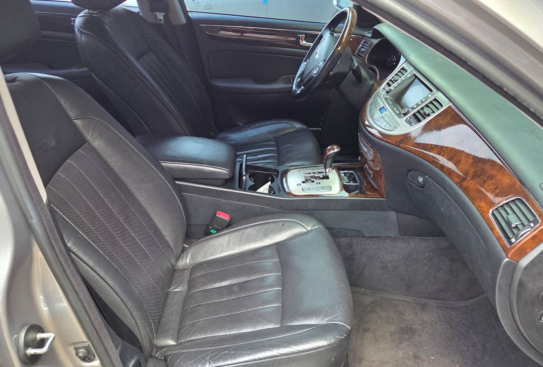 제네시스BH 폐차로 부품팝니다 은색 전기형 이미지