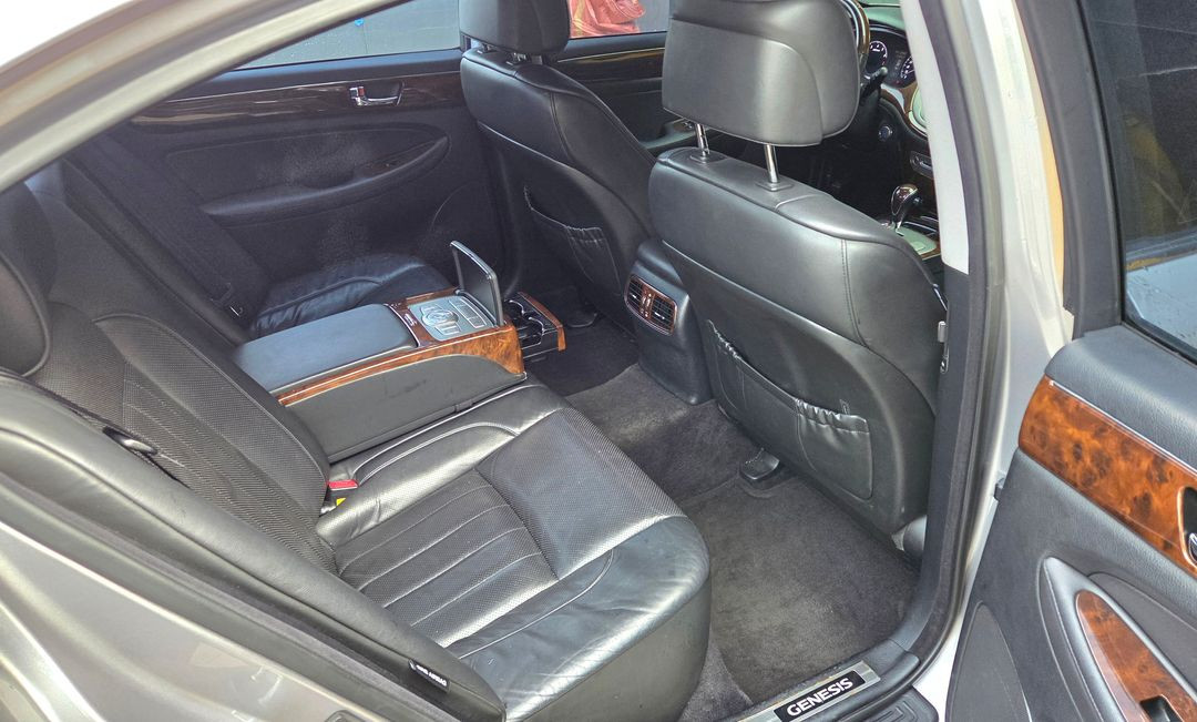 제네시스BH 폐차로 부품팝니다 은색 전기형 이미지