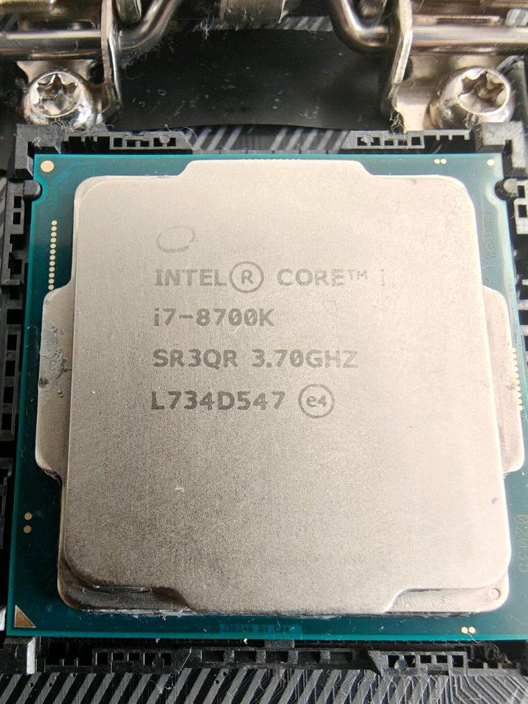 i7 8700k rouge 370e gaming 메인보드--2