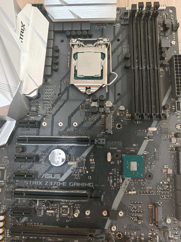 i7 8700k rouge 370e gaming 메인보드--3