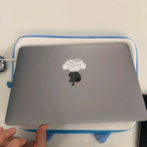 맥북 에어 M2 13인치 8GB/256GB