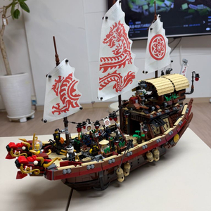 레고 70618 닌자고 드래곤 전함 전시품