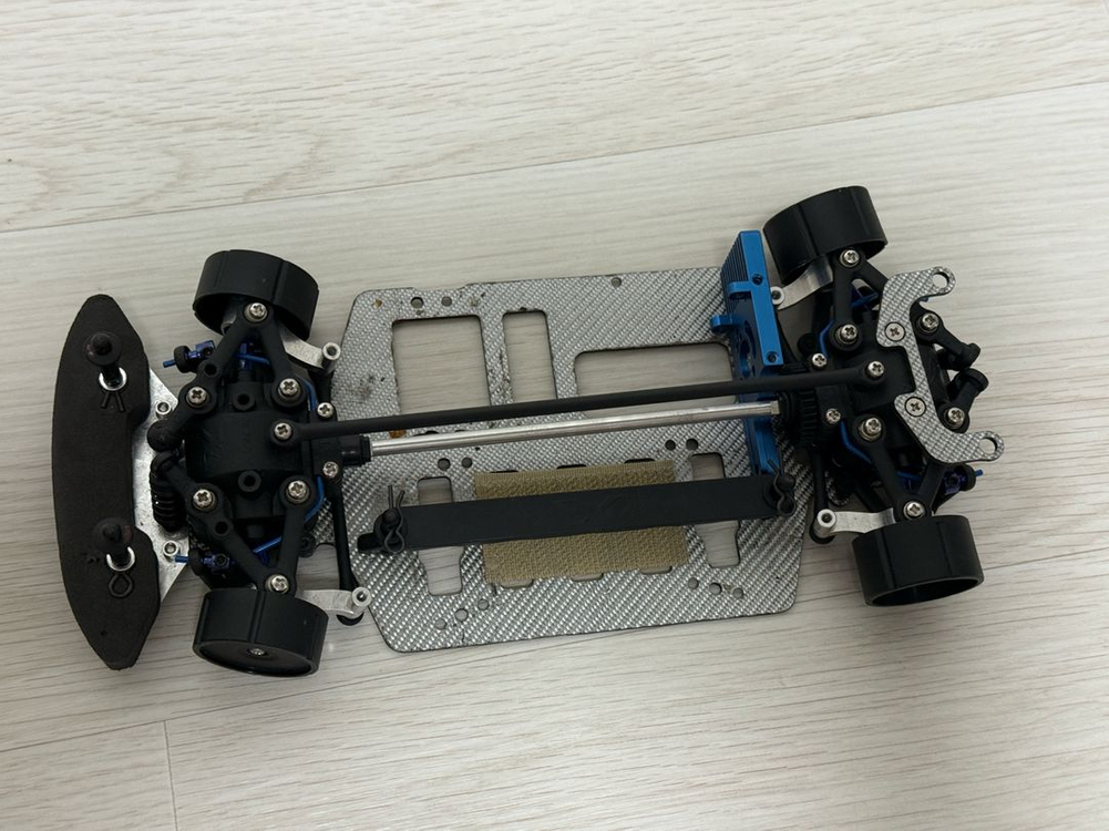 XRAY M18 1/18 마이크로 RC카 이미지