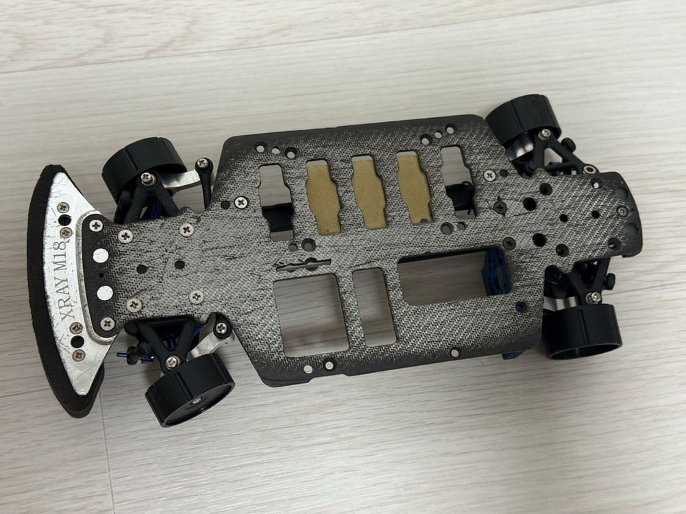 XRAY M18 1/18 마이크로 RC카 이미지