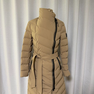 맥케이지 일레나 여성 패딩 (다크 카멜)