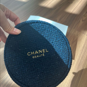 샤넬 코스메틱 트위드 원형 파우치