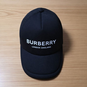 버버리 로고 블랙 캡모자 M