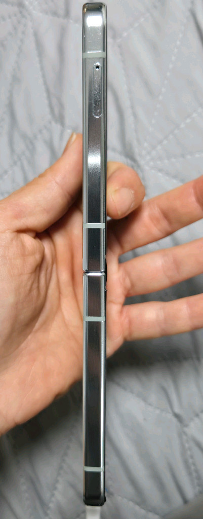 갤럭시 Z 플립 5 민트 512기가 자급제 이미지